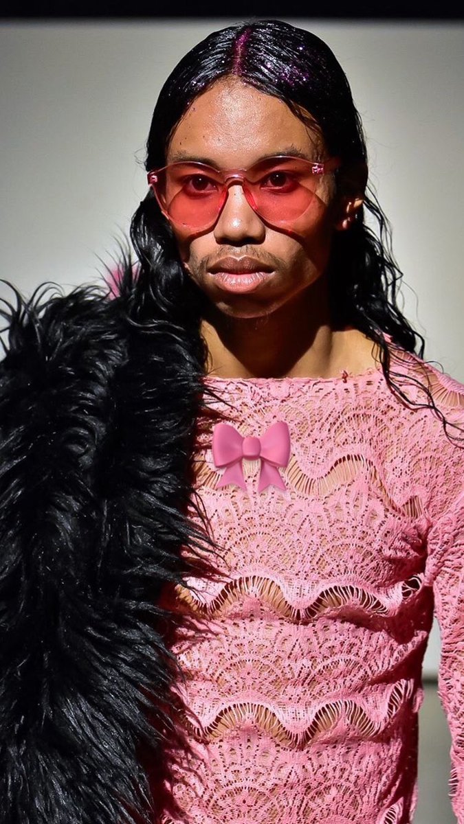 Astro8000_'s tweet photo. When your girl in Miami so you gotta go undercover and spy on her https://t.co/XGEk05OS0O