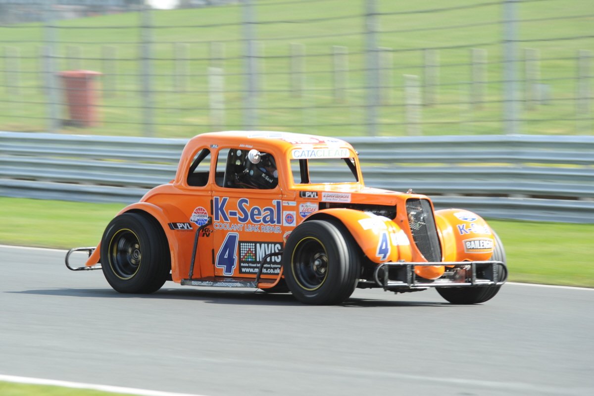 TeamHarris123's tweet photo. Shout out to @mikeschlup @BenPowerRacing and @johnmickel in @UKLegends at @Oulton_Park today.
😎😎😎 https://t.co/d8kcezlrGU