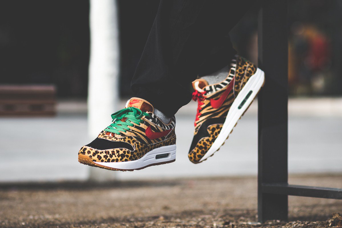 air max 1 animal on feet