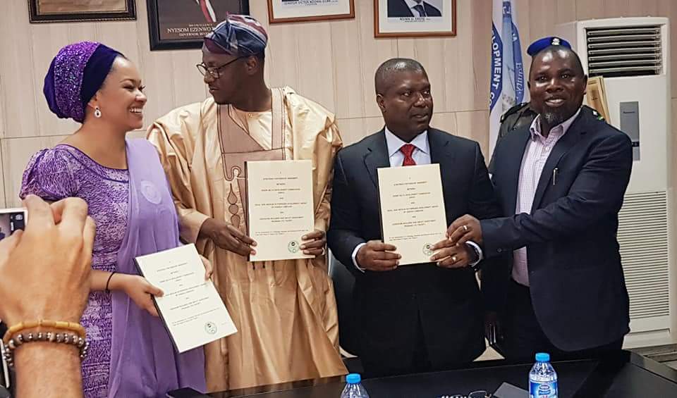 engr_adjogbe's tweet photo. Photo:
Enterprise Innovation Hub: NDDC, SMEDAN Signs Tripartite Agreement. https://t.co/yJXomvVpfW