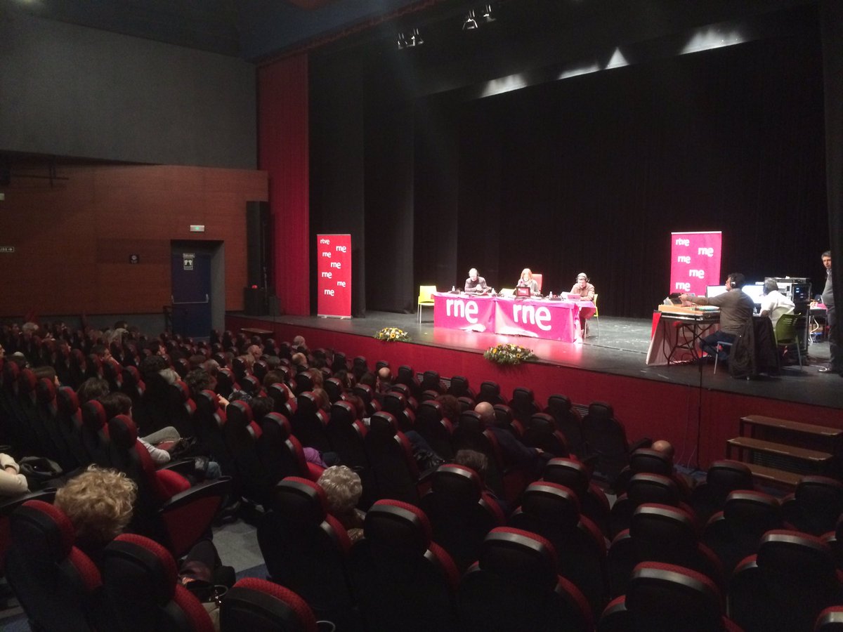 AstizMartica's tweet photo. Pues... ya estamos en directo! @NEUDC_RNE https://t.co/ajbEuf5cMY