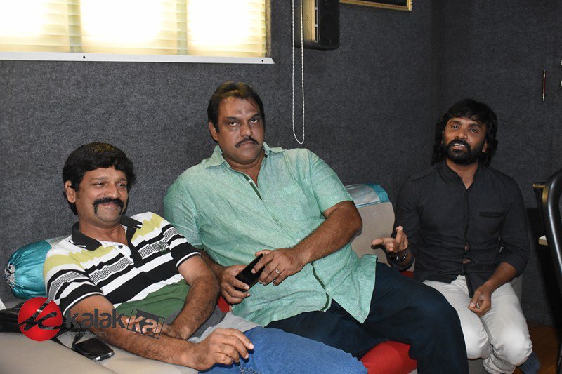 kalakkalcinema's tweet photo. #LailaManjnu 2k18 Album Song Launch  https://t.co/Y9X7SDI4Dt

#BiggBoss #Snehan #lailamajnu2k18 #album #song #release #snehan #tajnoor #actorganesh @Hashtagmadras @vikila18 @nareshsimbhu @svfotography @vijayamuralee @glamoursathya https://t.co/XPniJALtoe