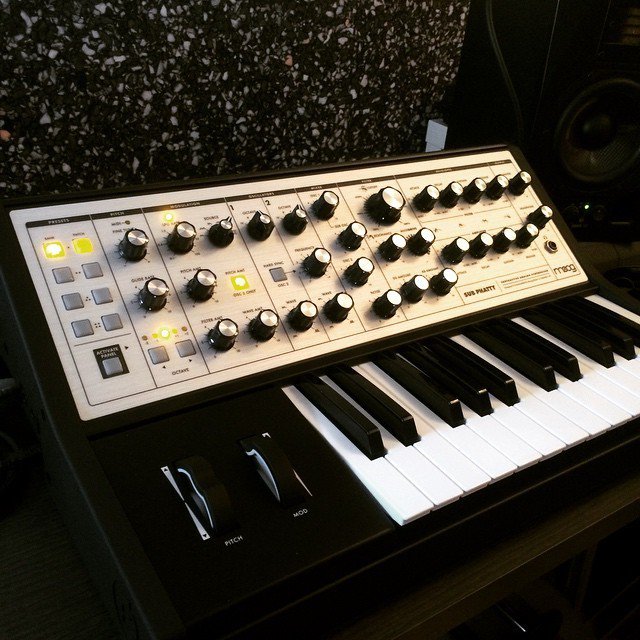 adrianb97284100's tweet photo. Reposting @thelabz_tech: - via @Crowdfire 
OMG!
-
Synths are made to interact with, and knobs are much better than dragging a mouse! #analogpower 📷: @nasgard

#singer #love #rap #rnb #beats #MusicLover #musicproduction #musicfestival #musicismylife #musicphotography #musicstudio https://t.co/cSYKtOXD0W