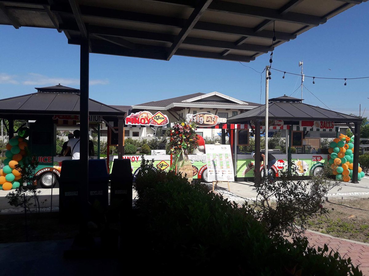 Grand opening #RedWoodResort Laguna =) #FoodCaravan