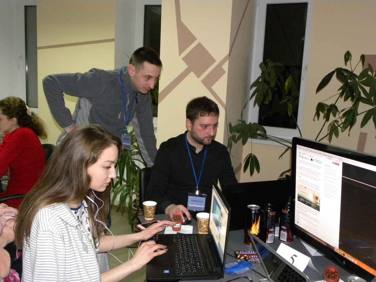 GeekSpaceIT's tweet image. GeekHack: ІТ-марафон на 24 години. Команди працюють з короткими перервами на каву. Ще раз подумки надсилаємо учасникам хвилі енергії та натхнення! :) #geekspaceit #geekhack #geekspace #24hourhack #Zhytom