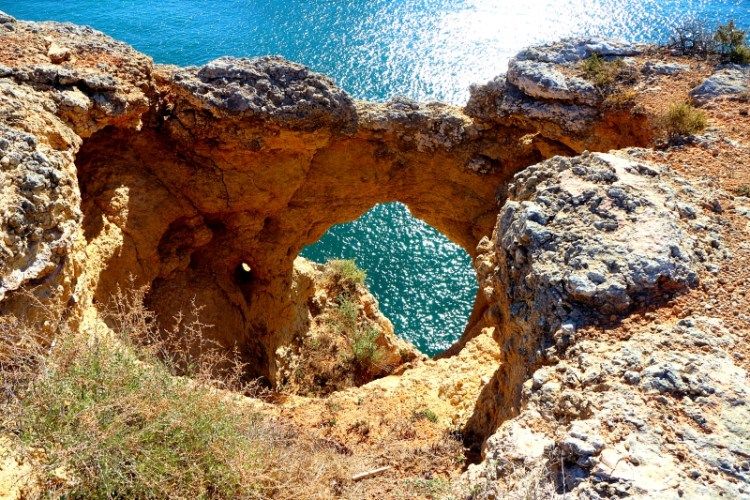 Algarve, Portogallo: 5 località che vale la pena visitare - buff.ly/2HGXtFn I consigli di viaggio di <a href="/SVKittiwake/">Sailing Kittiwake ⚓️</a> per #nonsoloturisti