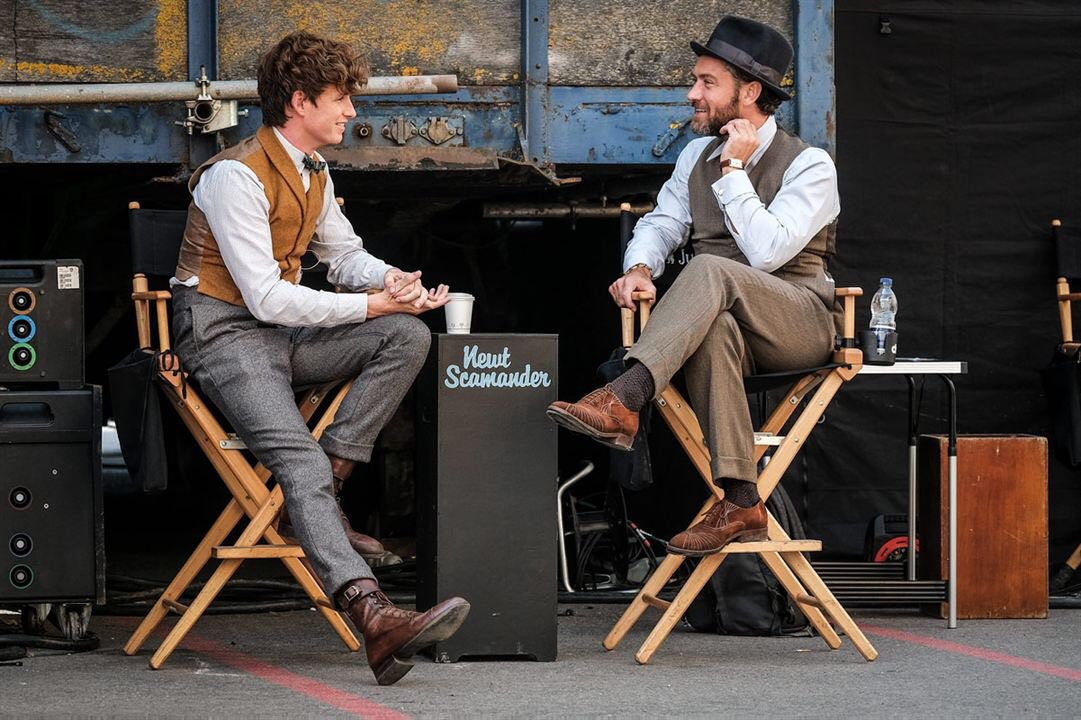 westsunrose's tweet photo. How very romantic this setup appears to be. And this teacher-student thing is also killing me.. again! #Newt #Albus #Newtbus #Scamandore #Whatevertheirshipnameis https://t.co/K2PFzC7Eel