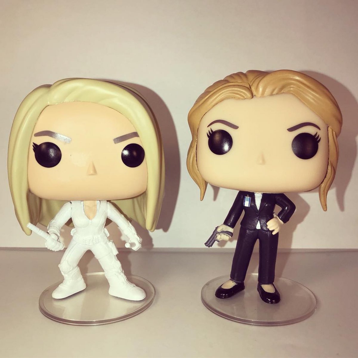 jesmacallan's tweet photo. #fanartfriday when you become a pop doll... thank you @atomicoctopusdesigns for your tremendous artistry. #lifegoals #mylittlegirldreamcametrue #lookmomImadeit @cw_legendsoftomorrow @caitylotz @funko https://t.co/Jx74xjY3gj
