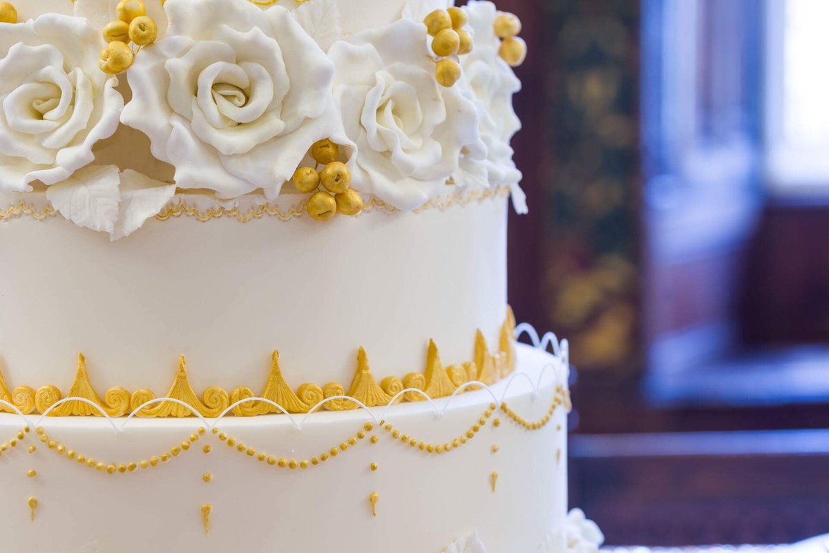 labellecakeco's tweet photo. View our predictions for Harry and Meghan’s wedding cake at the @ideal_home_show from today right through to 2nd April at @olympia_london https://t.co/zit0NaPwDo
