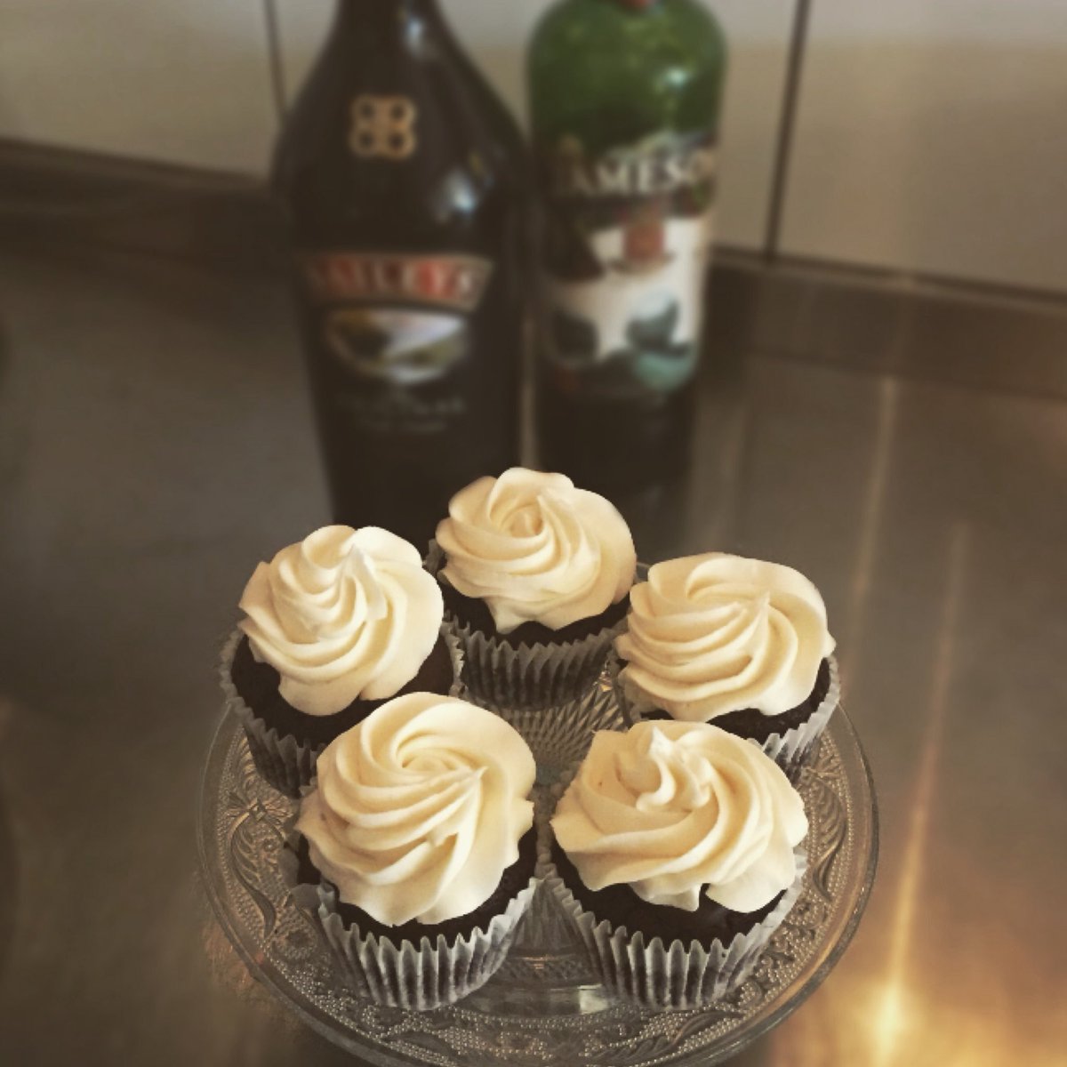 allyoureadlove's tweet photo. Happy St. Patrick's day! We have chocolate &amp; Stout cupcakes with Baileys ganache filling and whiskey buttercream to celebrate. https://t.co/3a0mbQwNvk