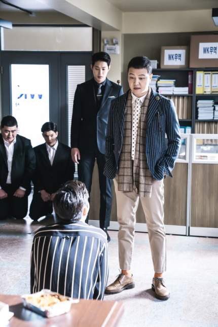 oneoone_101's tweet photo. [#송원석 #Songwonseok]
사진 만으로도 기대 UP⬆️
.
SBS 수목드라마 <스위치>에서 악행의 콤비플레이로 '나쁜 브로맨스'를 펼칠 정웅인X송원석 배우의 모습이 공개됐습니다 👍🏻
.
.

#3월28일첫방송 #스위치 #정웅인 https://t.co/eyW9EfOnWt