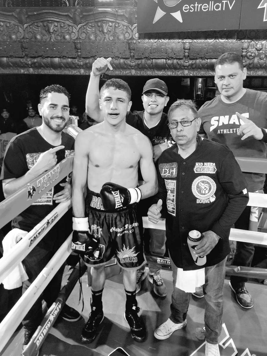 touchumup's tweet photo. .@officialvalerio with the 1st rnd KO! #kidneza with that true one-punch, one-hitter-quitter powerHe felt a bit tight but that devestating left hook took care of business!@Boxerrodz #chrisfit#tarascorestaurante @GoldenBoyBoxing @Micheladatime @OscarDeLaHoya #rafaroach #JDLHmgmnt https://t.co/uyf0swgLjm