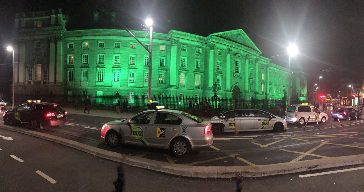 notjoshbeall's tweet photo. Happy #StPatricksDay everyone!! I’m so lucky to be spending it in the quintessential Irish city of #Dublin!! Here’s a shot of #TrinityCollege last night lit up in honor of the holiday!!  Cheers everyone, have fun and be safe!! https://t.co/Fcpp4oubLt