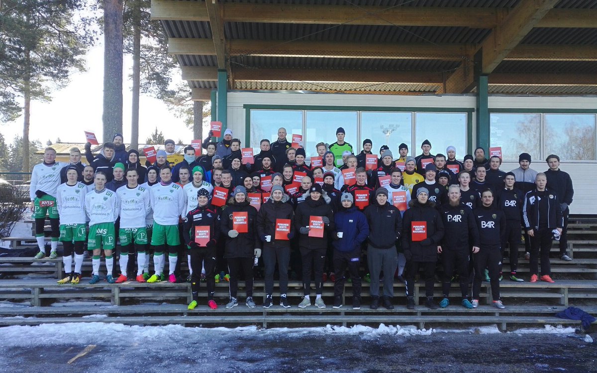 Paimion <a href="/vikingline_fi/">Viking Line Suomi</a> Cupissa <a href="/PaiHaEdari/">Paimion Haka edustus</a> <a href="/VG62Edustus/">VG-62 fani numero uno</a> <a href="/YonRitarit/">Åbo Club de Fútbol</a> <a href="/SC_Wolves/">SC Wolves</a> näyttivät yhdessä Punaista korttia rasismille! @SPLLansiSuomi <a href="/Palloliitto/">Suomen Palloliitto</a> <a href="/FimuOrg/">@FIMU</a> <a href="/SRtRC_Finland/">Punainen Kortti Rasismille</a> #SayNoToRacism #punainenkorttirasismille #yhdenvertaisuus #jalkapallokuuluukaikille