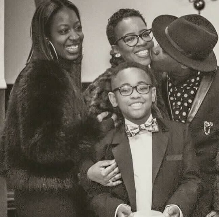 traychaney's tweet photo. Up 5am on a mission plotting working studying perfecting my craft! GROWN MAN w/ a Wife & 2 Kids making sure they don’t want for nothing! Gettin it by any means necessary #TheChaneys #13yearsofmarriage #watchingMyKIDSGrow #Father #Husband #MAN #Provider #Responsible https://t.co/3lS3f9W8dN