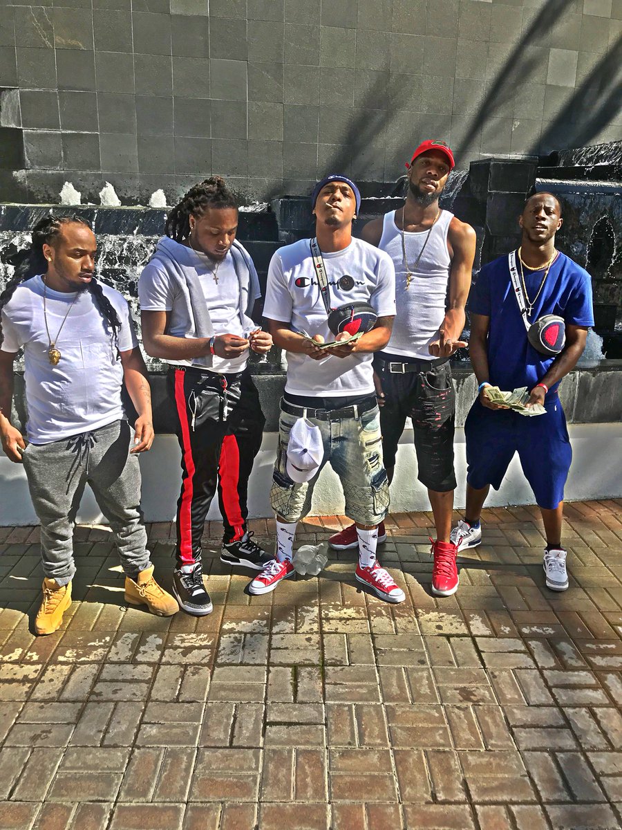MarcTrvp_SIC's tweet photo. First Day In Miami 🎬🚫🧢 #SICMOVEMENT😷 #1800KillaCali https://t.co/V4HAEhtg6X
