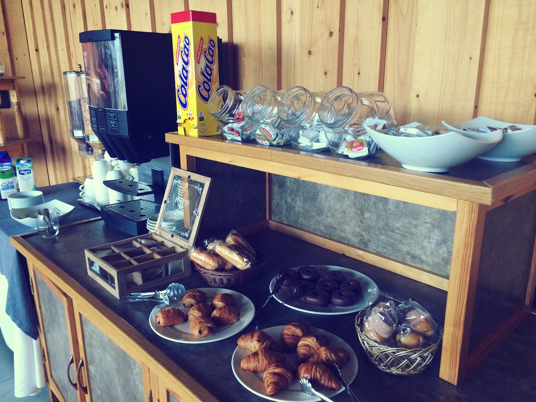 SPAmallos's tweet photo. Si ayer hablábamos de la nouvelle cousine del hotel, hoy os traemos los desayunos que preparamos. Tenemos para los más dulces y para los más salados! Sin olvidarnos por supuesto de nuestros amigos celiacos! #VenyDisfruta #FelizSabado #HotelSpaAM https://t.co/fVo6JPJWol
