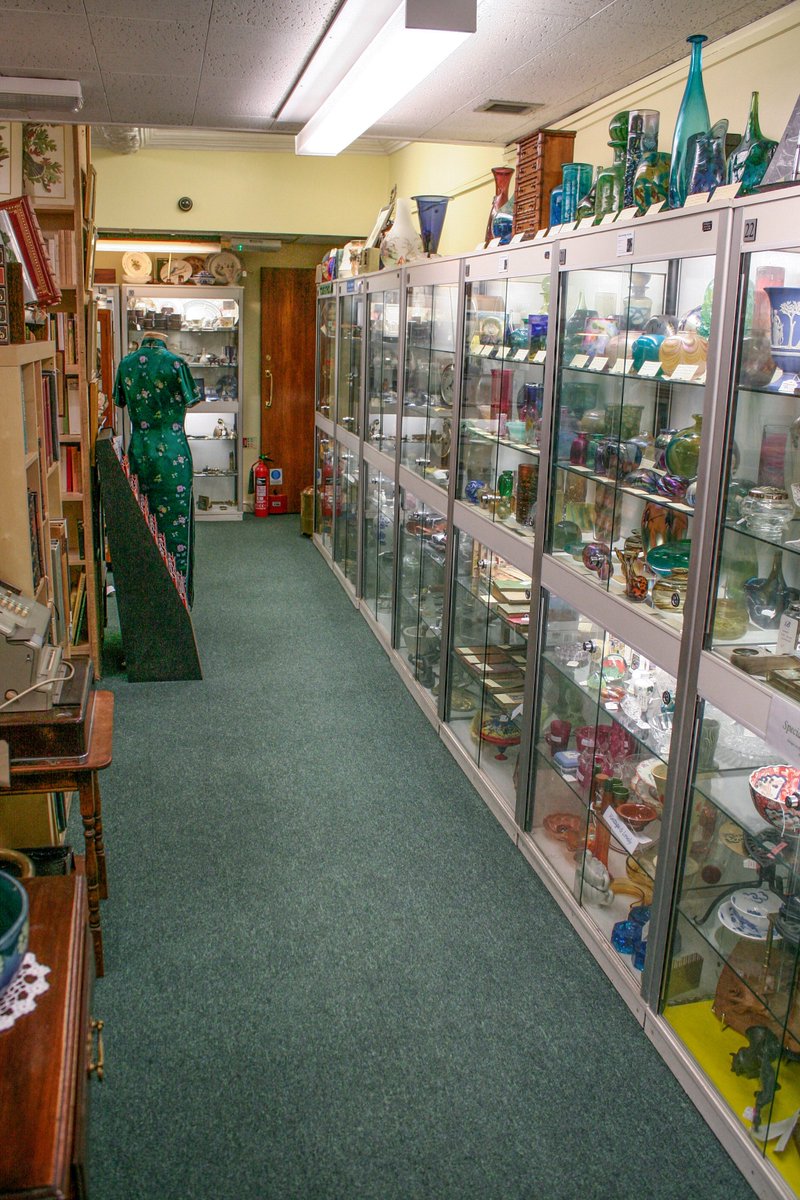 antiquesonhigh's tweet photo. The virtual tour of our store will be live soon!, which will enable you to see all this in one go as you walk through the store from the comfort of your chair,
#googlevirtualtour #virtualtour #antiques #oxfordantiquescentre #vintage #artsandcrafts #retrodesign https://t.co/966HyaYgJg