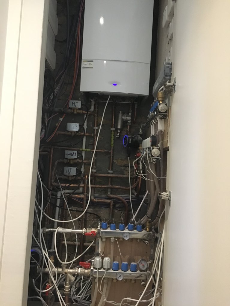 eco_electrics's tweet photo. I dont know what to say 🤦‍♂️🤷‍♂️ #yeeeehhaaaaaaa 🏇 #Cowboys #plumbers #electricians #peoplewhohatetheirjobs https://t.co/akmJ7f0AO3