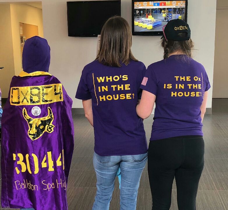 SaraSTorrey's tweet photo. The 0x is in the house. And if you don't believe it just read this photo #FIRSTPowerUp  #NYTVFRC  #omgrobots  @OxBe4 https://t.co/uMt1zKQWnM