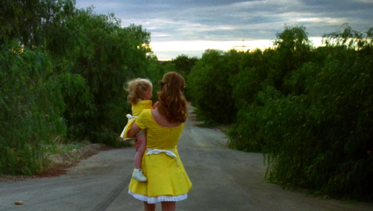 OnePerfectShot's tweet image. WAITRESS (2007) 

DP: Matthew Irving
Director: Adrienne Shelly
More Shots: bit.ly/2giIycc