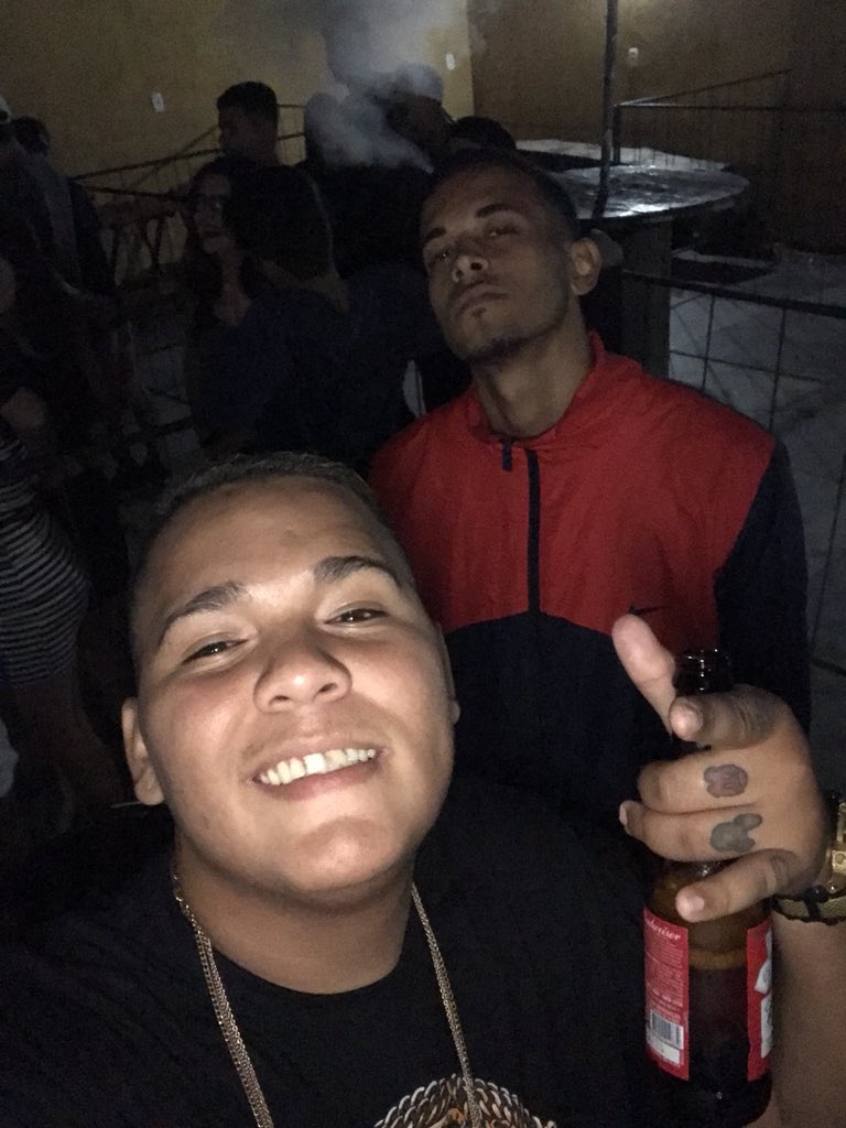 hyaggo2's tweet photo. Haha parabéns seu puto.
Tudo de melhor sempre ♥️
#Parentada
#MarisiaTaAcabandoCntg kkkk
#DeSempre
@Parentte94 https://t.co/xZ2ixhKCMB
