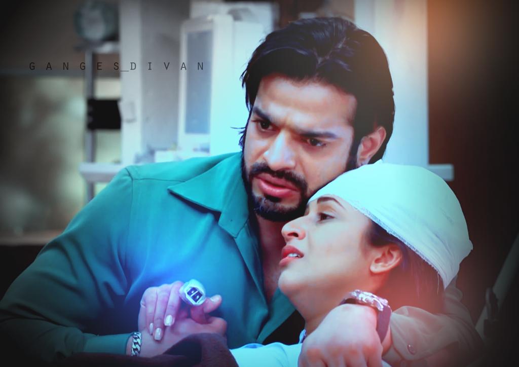 ganges_divan's tweet photo. It's always in the hospital we see them together and so much in love 😂
Still, it's a beautiful scene 😍

#IshRa @Divyanka_T @TheKaranPatel https://t.co/LTxiA23yHb