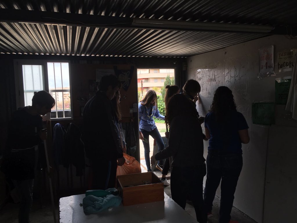 scoutsresu's tweet photo. Puesta a punto del local de #Esculta esta mañana. Limpieza general, cambios y local como nuevo. ¡Esa Esculta cómo mola! https://t.co/AMuu8OiNxw