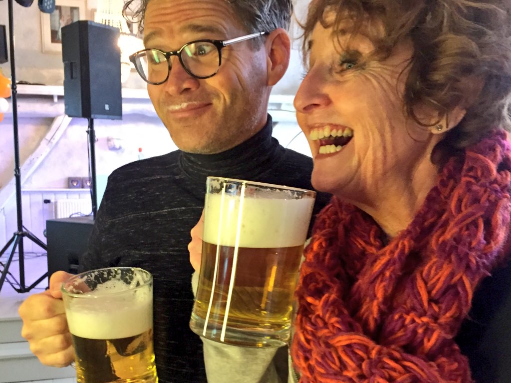 hofhouding's tweet image. Het feestvarken is alvast begonnen!#apresski #skiparty #skicafé #50jaar #hoeouwerhoe