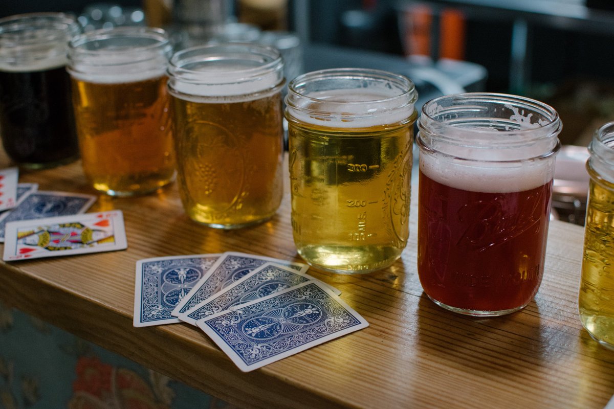kingmakersfun's tweet photo. Happy #StPatricksDay - Come in for a pint (or six). 🍺🍀 https://t.co/lB3U7UfYoH
