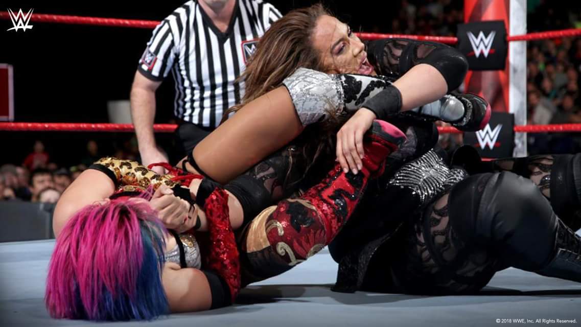 #India, did @NiaJaxWWE win your respect after her stellar performance against <a href="/WWEAsuka/">The legendary Empress ASUKA / 伝説のASUKA皇后</a> last week?