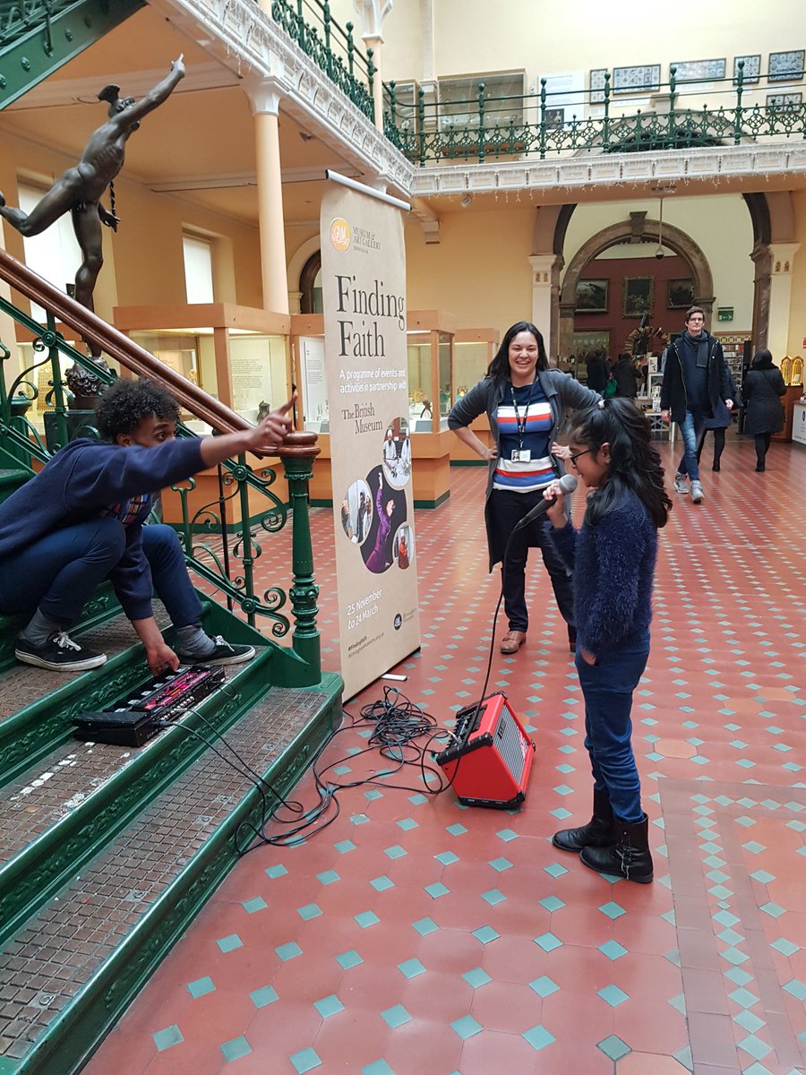 BMTEngage's tweet image. An impromptu #looppedal workshop with @FaisalSalah1! #findingfaith