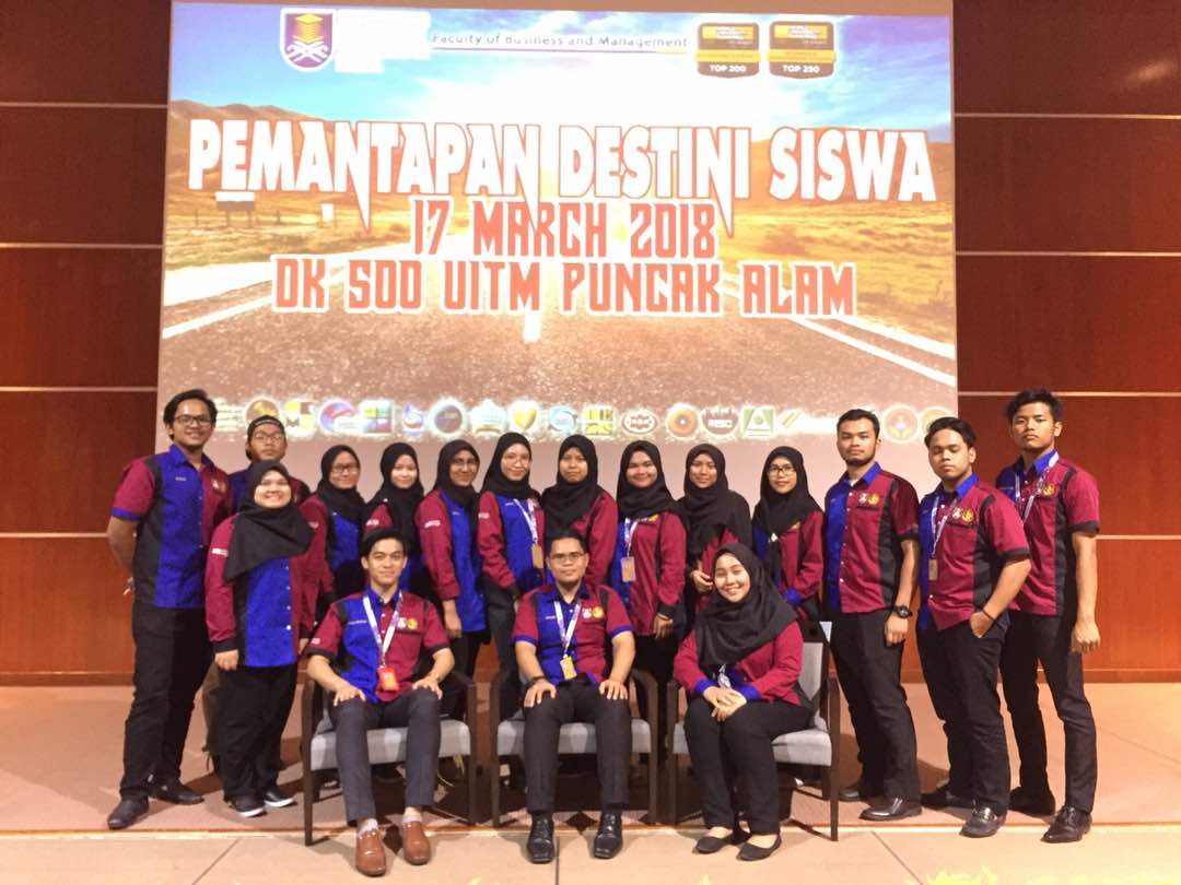smffpp's tweet photo. Kami dari pihak SMF FBM mengucapkan selamat dtg ke FBM family! 

Mana yg baik kita kongsi bersama, mana yg buruk kita perbaiki bersama ❤

Welcome to our BIG family!!! ✨

#smffbmawesome #FBMAwesome #kamisayangFBM https://t.co/zUtnShqjaj