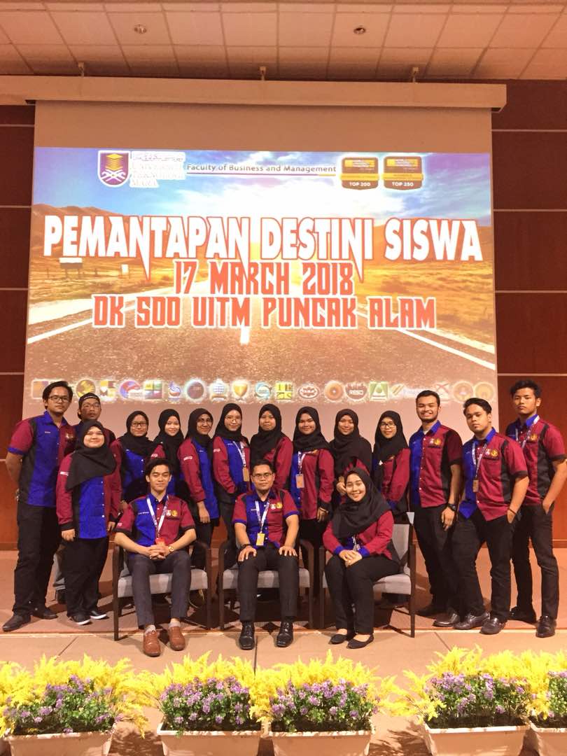 smffpp's tweet photo. Kami dari pihak SMF FBM mengucapkan selamat dtg ke FBM family! 

Mana yg baik kita kongsi bersama, mana yg buruk kita perbaiki bersama ❤

Welcome to our BIG family!!! ✨

#smffbmawesome #FBMAwesome #kamisayangFBM https://t.co/zUtnShqjaj
