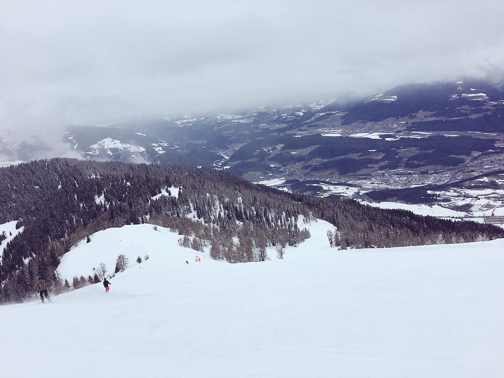 LInParadiseCity's tweet photo. It was quite a bad day for skiing but it was the last one of my season (probably) so I’m a bit sad 😥❤️
#winterkid https://t.co/lCphQXEBNc