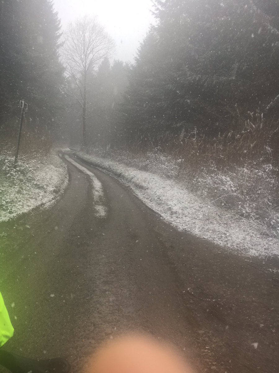 CMBs_UK's tweet photo. @FVCOfficial why go to Spain when you could have stayed at home and got views like this?? #cyclinginthesnow https://t.co/10MuAfFVNk