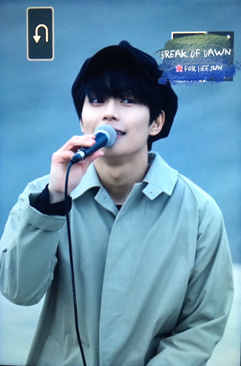 AugustHeeJun's tweet photo. 180317 여의도 버스킹
#크나큰 #KNK #오희준 #희준 #HEEJUN @KNK_HEEJUN @KNKOfficialYNB 
🌸
오래만이에욥.많이 보고싶었어요. https://t.co/J01xcw3wNP