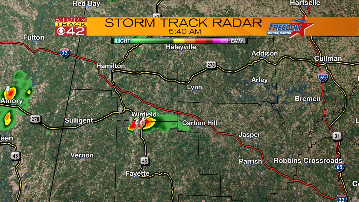 SarahCantey's tweet photo. Lightning and heavy rain south of Winfield #StormTrack42 https://t.co/M8RZvHpRDi