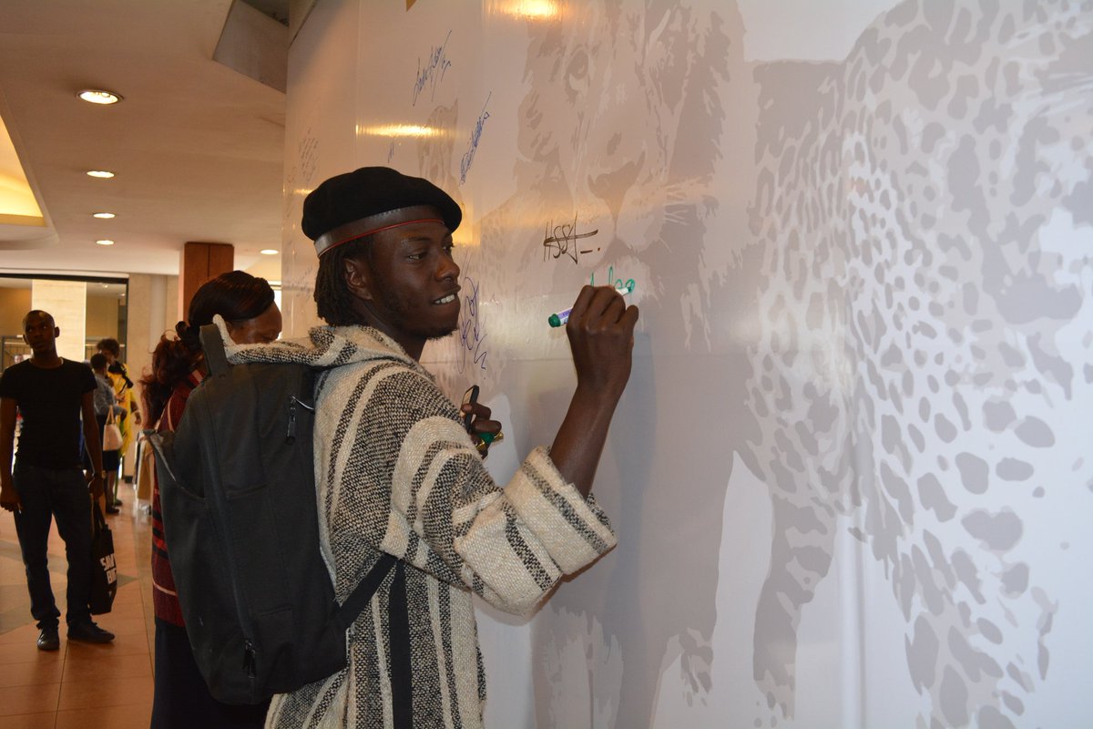 .<a href="/AmbasaMandela/">Mandela</a> shows his solidarity with the #bigcats at <a href="/YayacentreKE/">Yaya Centre</a> Nairobi. Visit Yaya center and learn more about the Big cats!