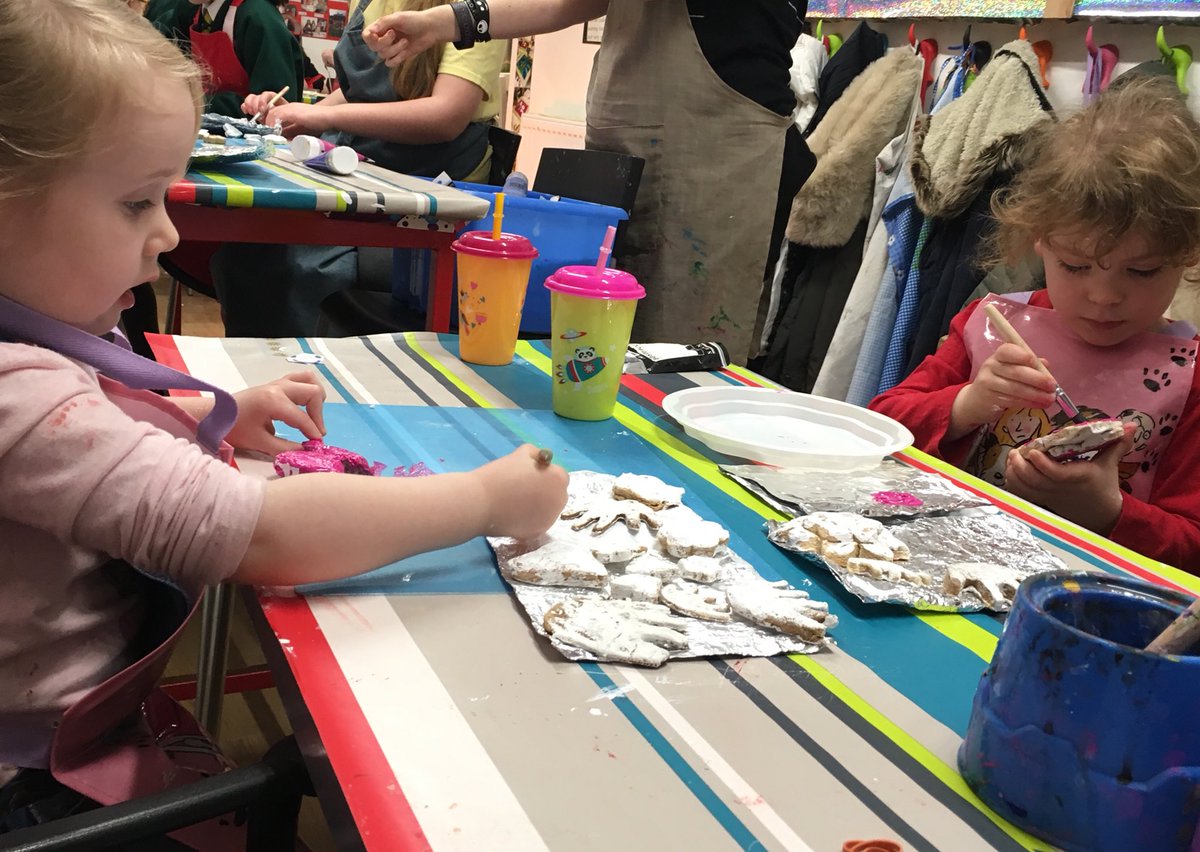 MiniArtBuds's tweet photo. @MiniArtBuds 2 newest members had lots of fun decorating their salt dough creations! #art #kids @wrexham #wrexham https://t.co/Ay6wKpuyLo