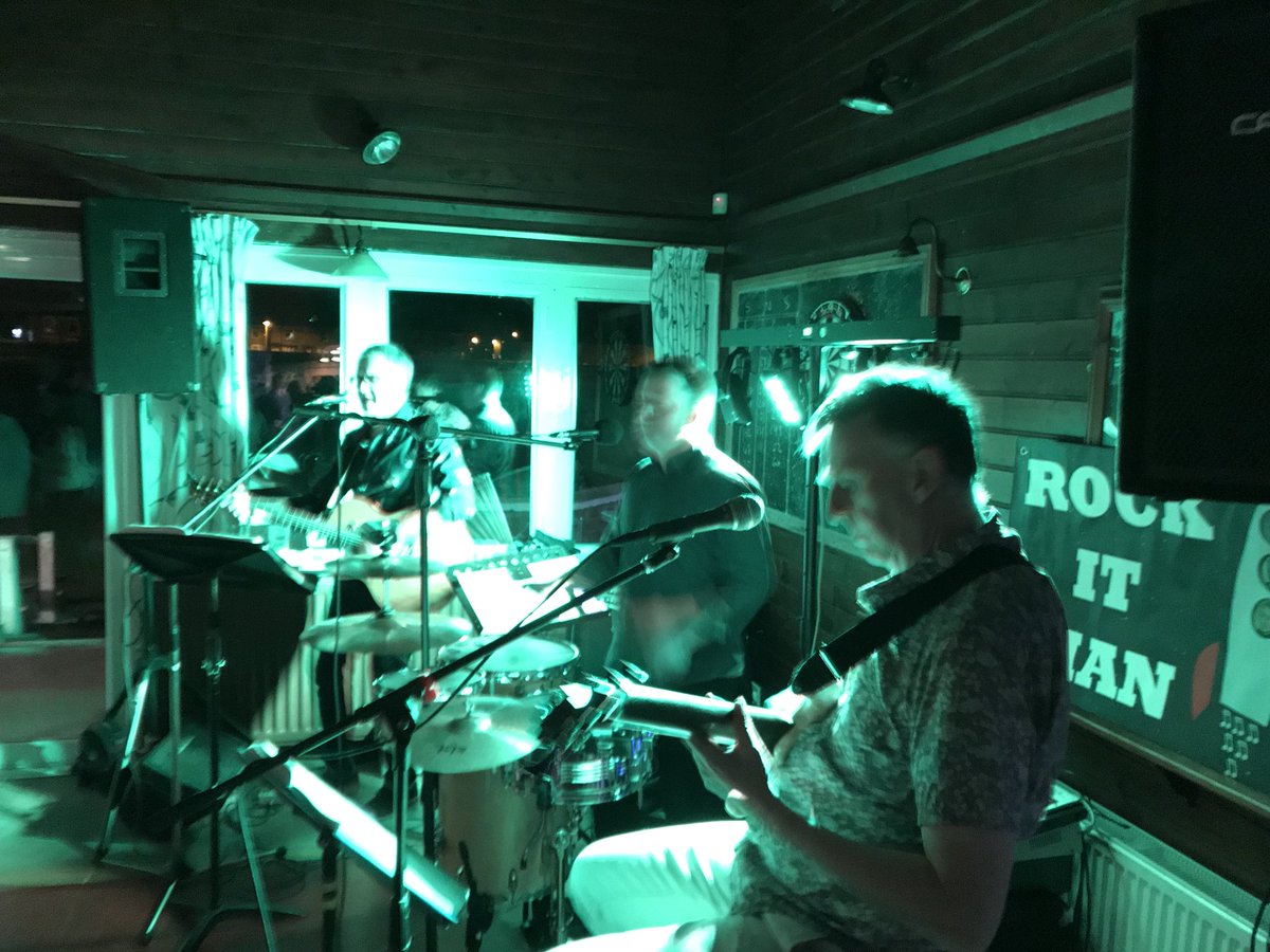 💙 Emma Maudsley tweet media