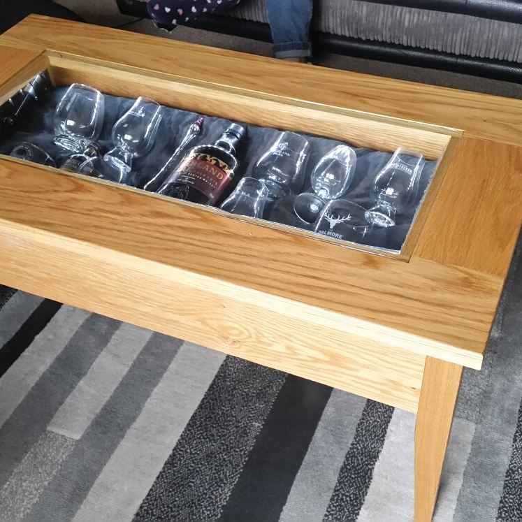 agmjoiner's tweet photo. Oak display table with led lights 
#festooldomino #handmade #bespoke #joinery https://t.co/a2gZFuV4e3