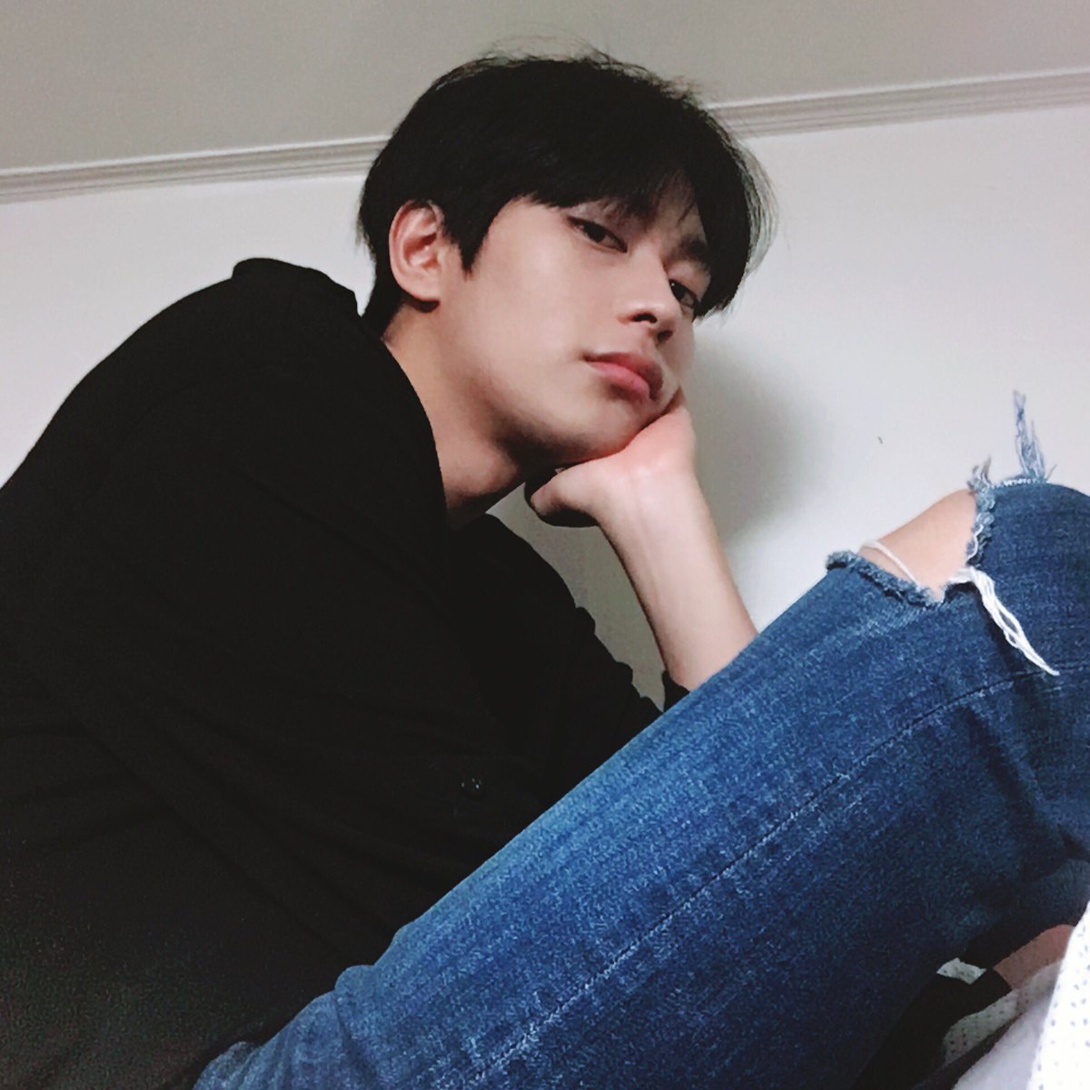 KNKOfficial220's tweet photo. [희준]수고하셔쯥니다 팅커벨 고마워여😀 #크나큰 https://t.co/0eNcqgP8M0