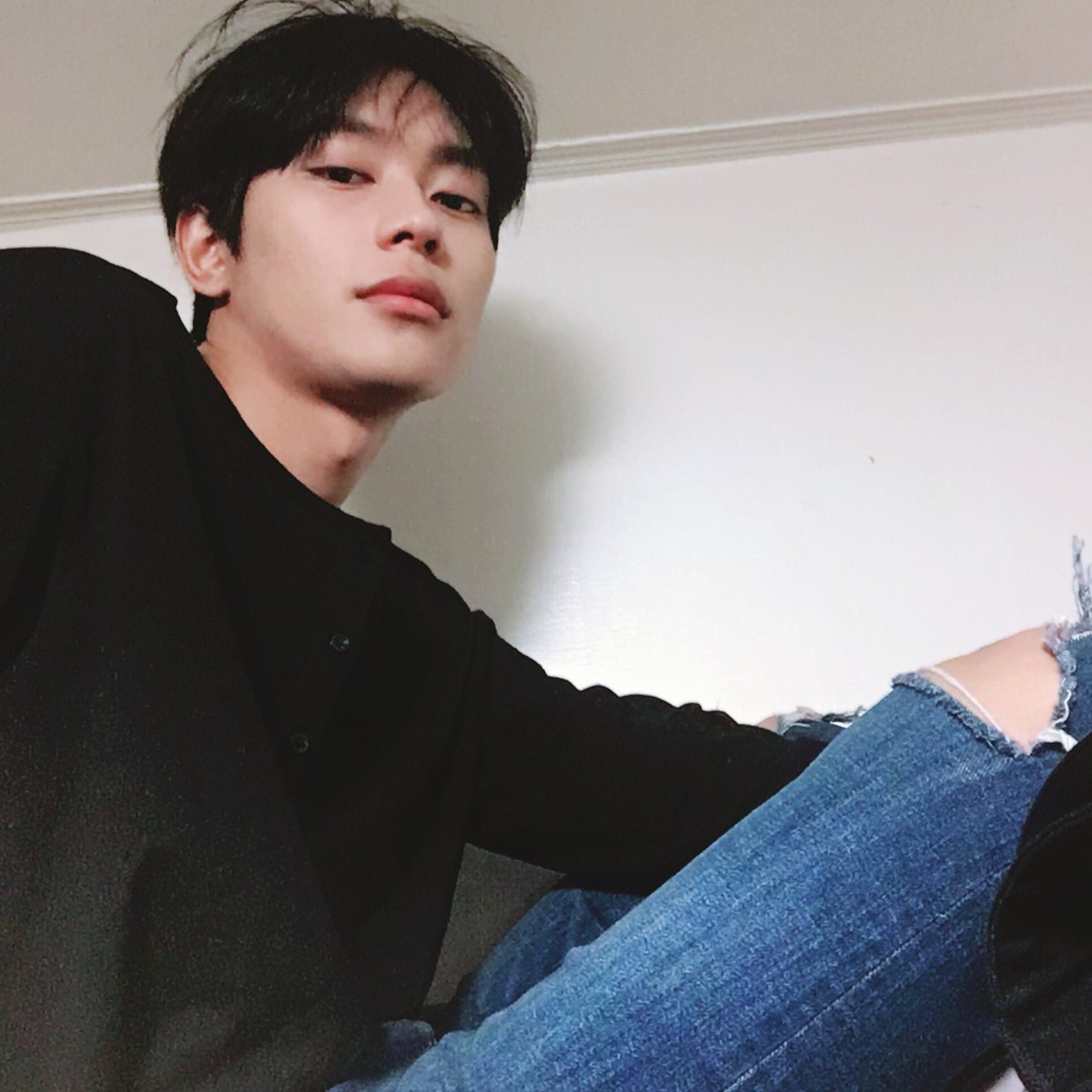 KNKOfficial220's tweet photo. [희준]수고하셔쯥니다 팅커벨 고마워여😀 #크나큰 https://t.co/0eNcqgP8M0