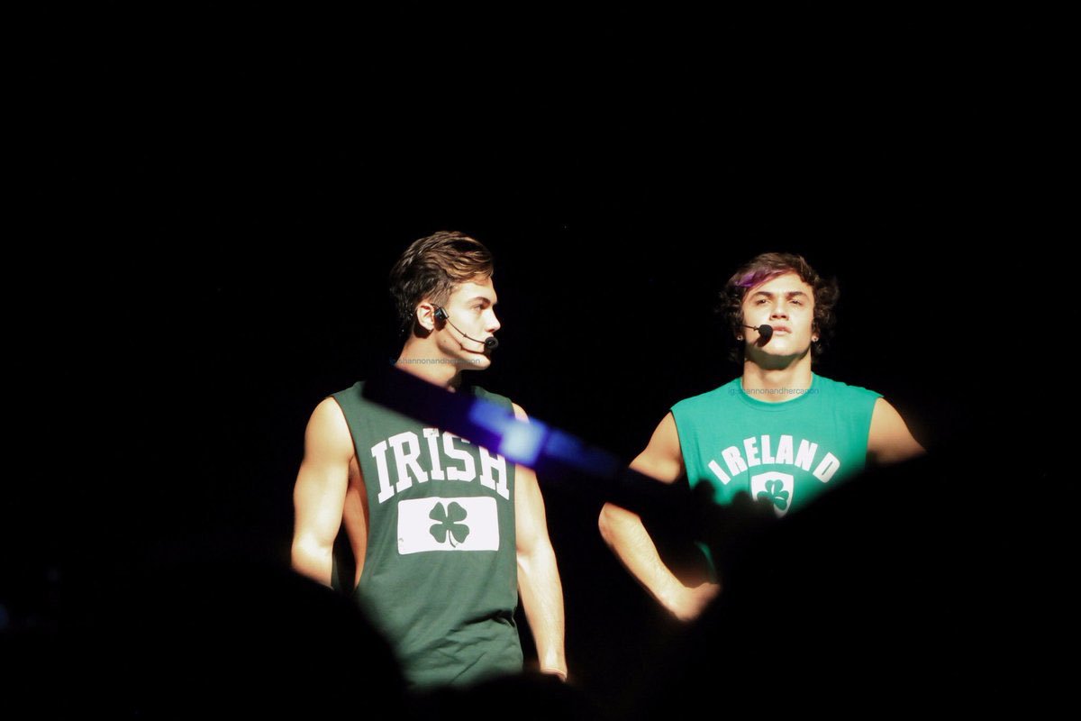 positive__dolan's tweet photo. Happy St. Patrick’s day ☘️
@EthanDolan @GraysonDolan 

TB to when ye were in Ireland 🇮🇪 https://t.co/bpB4h1LCcv