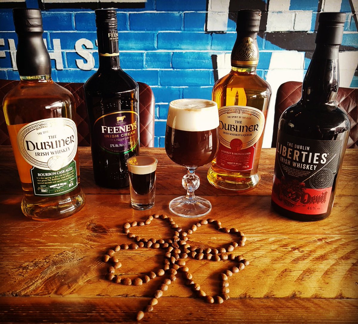 albertcofrank's tweet photo. Happy St Patrick's day!
Check out our special offers
https://t.co/8eCZqNUhuE
#stpatricksday #paddysday #irish #irishcoffee #irishwhiskey #thedubliner #liberties #feeneys #babyguinness #shamrock #frankwell #shrewsbury #pourhouseshrews #thepourhouse #drinksporn #foodporn https://t.co/U40ufuLhca