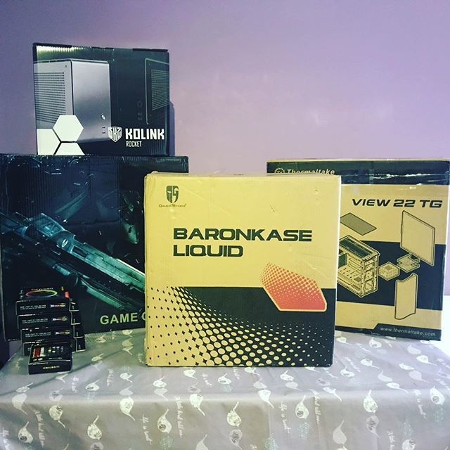 EnosTech's tweet image. Busy weekend ahead! Need to find companies to start sponsoring components for our care builds! Many thanks to Sahara, Kolink, @thermaltakeusa and @deepcoolofficial for supplying these awesome cases for review. #kolink #sahara #thermaltake #deepcool #gam… ift.tt/2piub88
