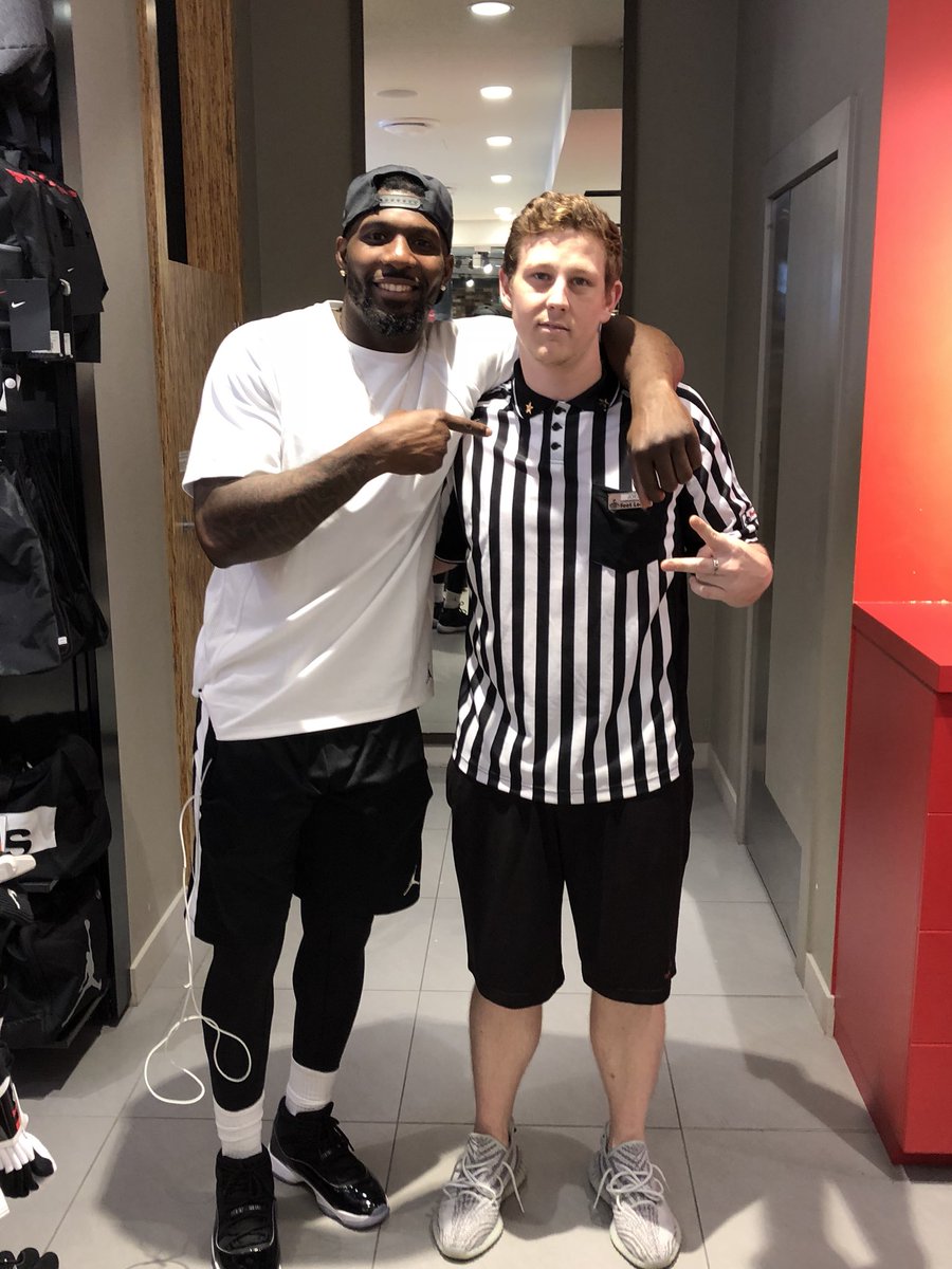 thebigticket45's tweet photo. @DezBryant your the man.. all the way from@Sydney Australia https://t.co/7styeHQPzV