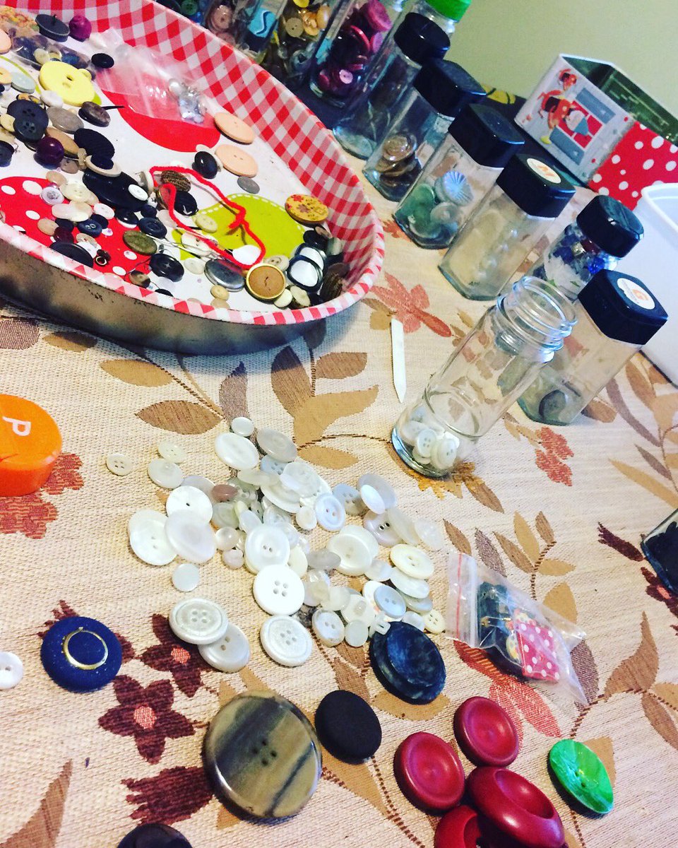 kathrynparry1's tweet photo. Husbands made me a button stand. I’m now dividing my stash. #buttons #buttonlover https://t.co/ozigLdw6Dj