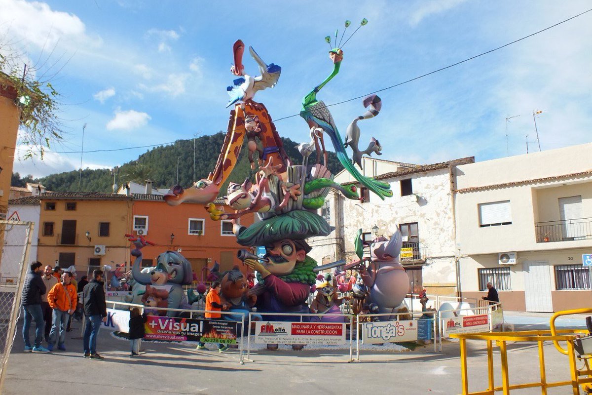 🤗Enhorabona a totes les comissions guanyadores! 
👉🏼1r premi Secció Especial i 🏆Millor Falla de #Xàtiva: <a href="/FallaRaval1972/">FALLA RAVAL</a>
👉🏼1r premi Secció Primera: <a href="/FallaSantJordi/">FALLA SANT JORDI</a>
👉🏼1r premi Secció Segona: @FallaJRJ 
👉🏼1r premi Secció Tercera: <a href="/acfallamercat/">Falla Mercat Xativa</a>
#FallesXàtiva18